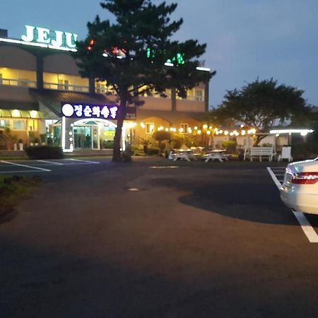 Отель Jeju Feel House Экстерьер фото