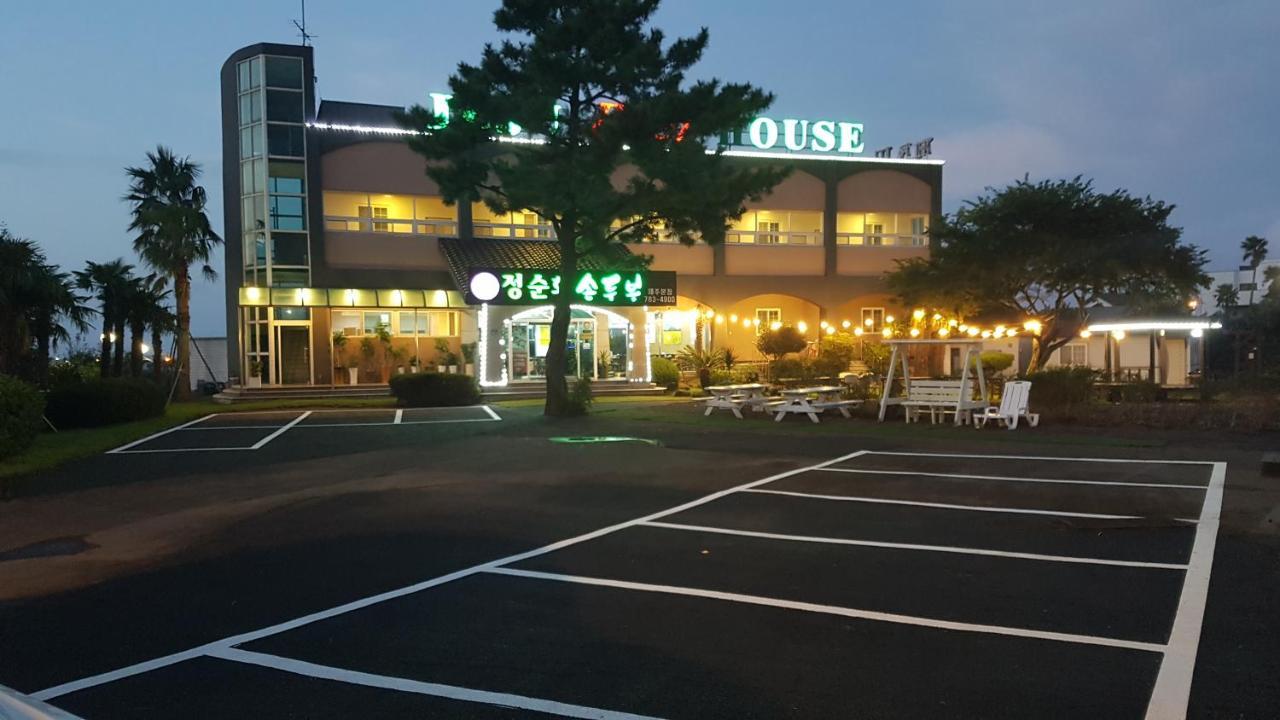 Отель Jeju Feel House Экстерьер фото