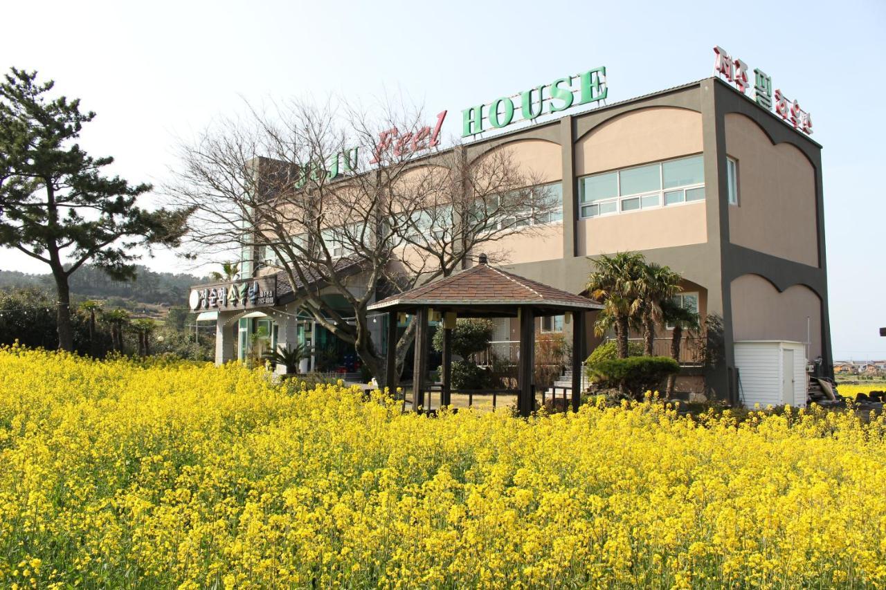 Отель Jeju Feel House Экстерьер фото